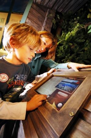 Touch screen 